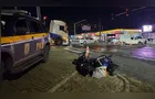 Jovem fica gravemente ferida em acidente entre scooter elétrica e carro na BR-376