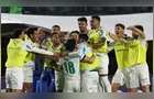 Com dois a mais, líder Palmeiras goleia Vitória no Barradão