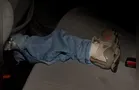 Motorista bêbado bate em viatura e tenta fugir sem a prótese da perna no Paraná