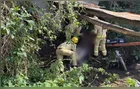 Homem em situação de rua escorrega e cai de ponte em Curitiba