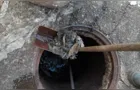 Técnico da Sanepar mostra por que não se deve jogar papel higiênico no vaso sanitário