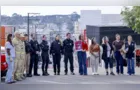 Rede de proteção de Araucária orienta comércio sobre violência contra a mulher