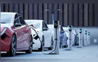 Carros elétricos desafiam condomínios e expõem lacuna sobre pontos de recarga