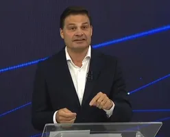 Sandro Alex, candidato pelo PSD, participa do primeiro debate na TV Band