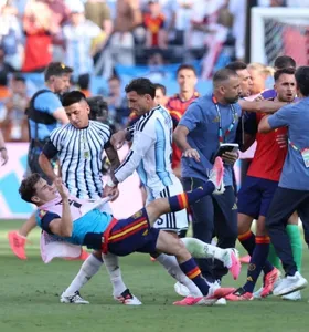 Gavi, da Espanha, e Thiago Almada, da Argentina, respondem por suposta conduta antidesportiva