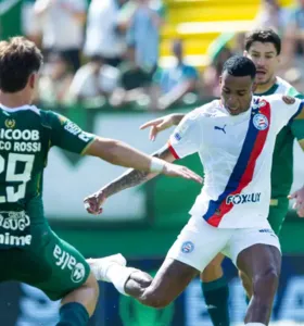 O jogo aconteceu na manhã deste domingo (16)
