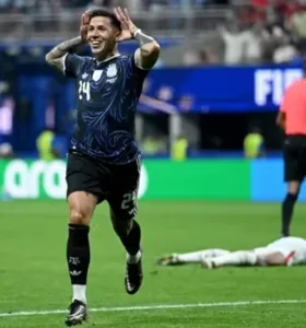 Enzo Fernández foi autor de um dos gols da vitória da Argentina