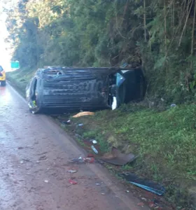 A condutora de uma Mitsubishi Pajero, com placas de Turvo, seguia no sentido Pitanga–Turvo quando perdeu o controle da direção