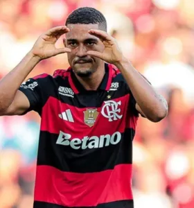 Samuel Lino foi o nome do Flamengo no clássico com Botafogo