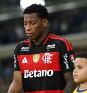 Gonzalo Plata durante partida do Flamengo contra o Cruzeiro, no Mineirão, pela Libertadores