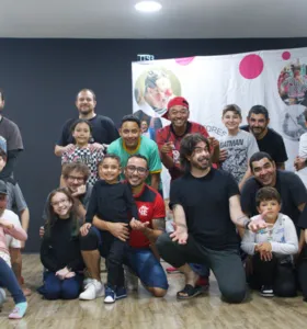 A atividade, totalmente gratuita ao público, aconteceu durante toda a tarde, na sede da instituição, e reuniu pais e filhos de diversas idades