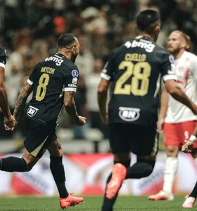Maycon comemora gol no confronto entre Atlético-MG e Red Bull Bragantino no jogo de volta das oitavas da Copa Sul-Americana