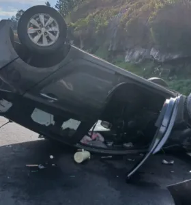 Motorista seguia no sentido Jaguariaíva a Piraí do Sul quando se envolveu no acidente