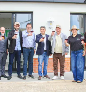 O lançamento oficial foi anunciado durante um pré-lançamento realizado na Casa da Prefeitura no Agroleite