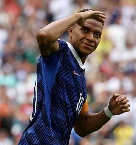 Mbappé chegou a 10 gols e foi o quarto jogador na história a alcançar este número