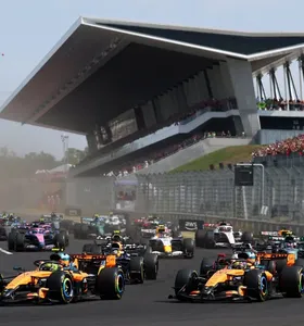 O atual campeão mundial largou da pole position e confirmou o triunfo em Hungaroring