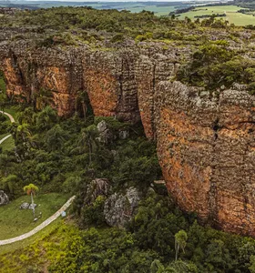 A promoção é válida até 15 de agosto e é uma oportunidade para famílias vivenciarem a paisagem dos arenitos