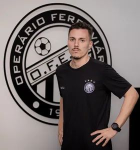 Com 11 anos de experiência na área, Gabriel possui Licença A da Confederação Brasileira de Futebol (CBF)