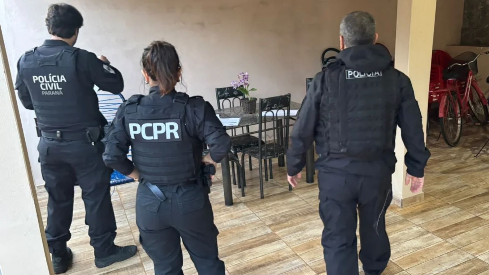 Servidores são investigados por cobrar Pix por uso de tratores públicos no PR