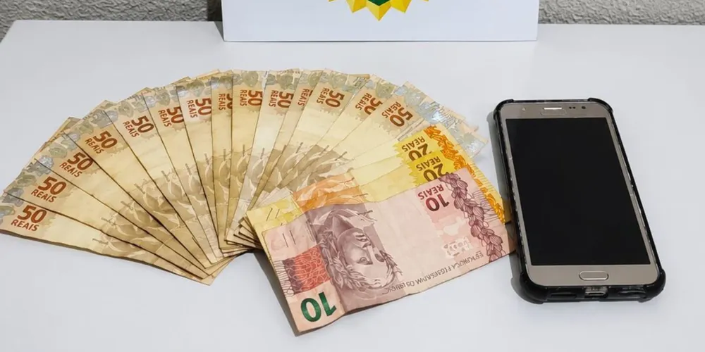 O suspeito foi preso e encaminhado à delegacia