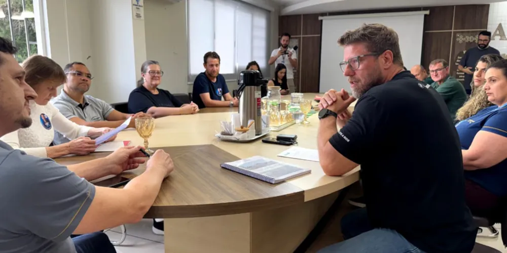 Requião Filho (à direita), candidato ao Governo do Estado