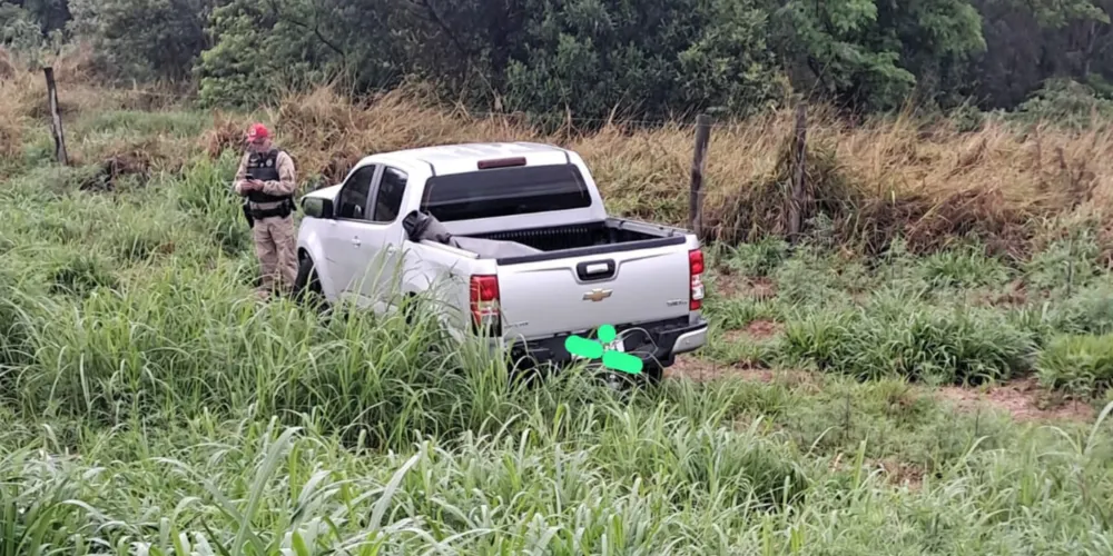 Uma caminhonete S10 se envolveu no acidente