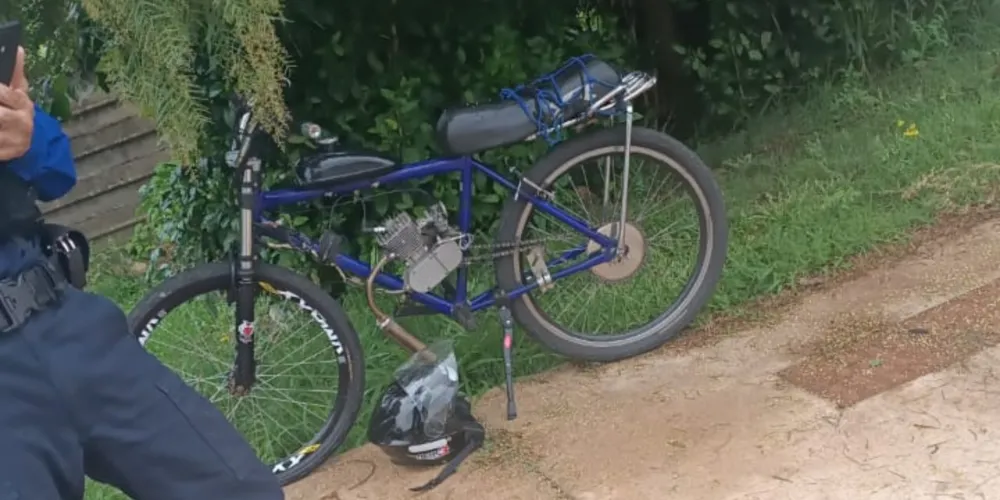 A bicicleta foi apreendida pela equipe do Patrulhamento de Trânsito Viário