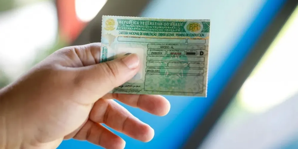 Regra contempla exclusivamente condutores cuja CNH ou Autorização para Conduzir Ciclomotor (ACC) tenha vencido dentro do intervalo definido pelo Contran