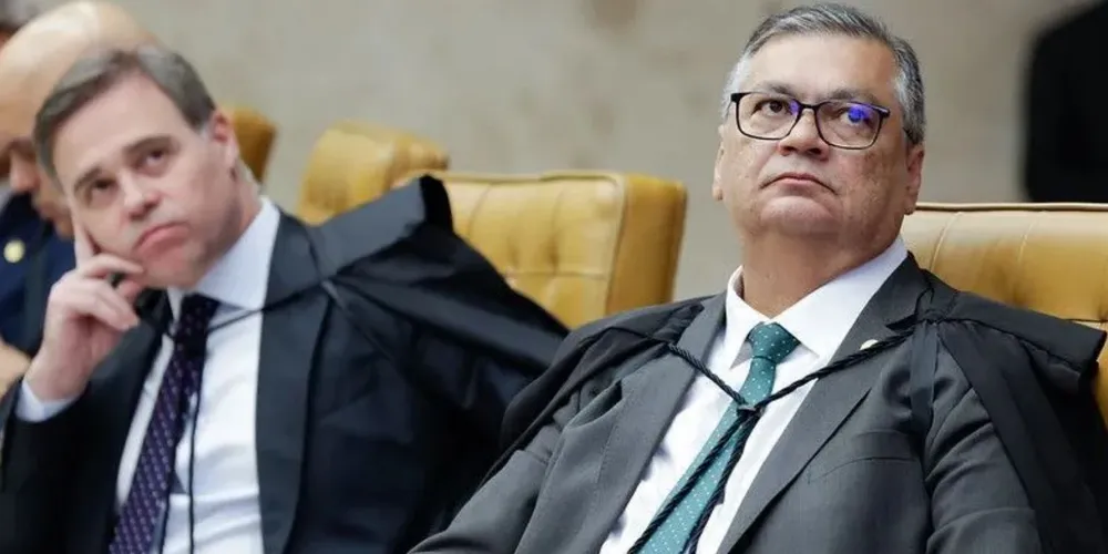 Os ministros André Mendonça e Flávio Dino