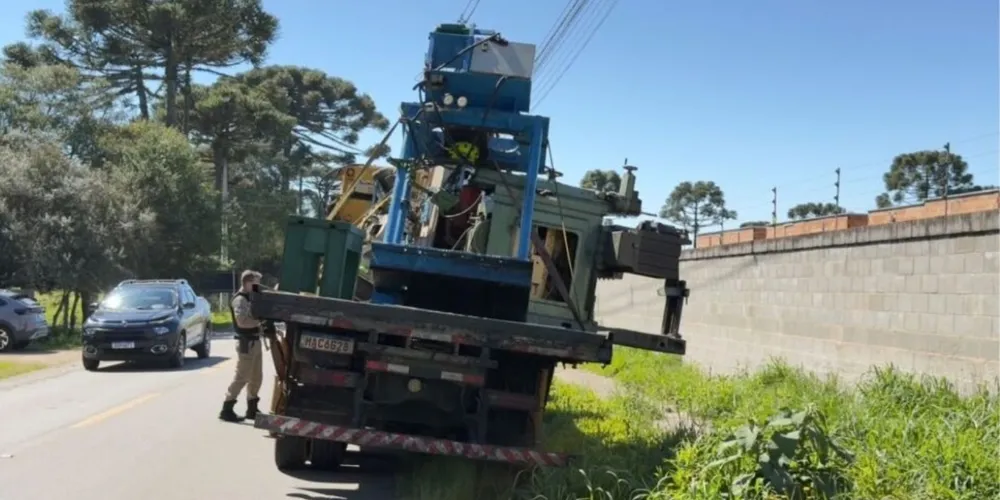 Aposentado de 67 anos morreu após ser atingido por uma peça que se soltou da carga de um caminhão em São José dos Pinhais (RMC)