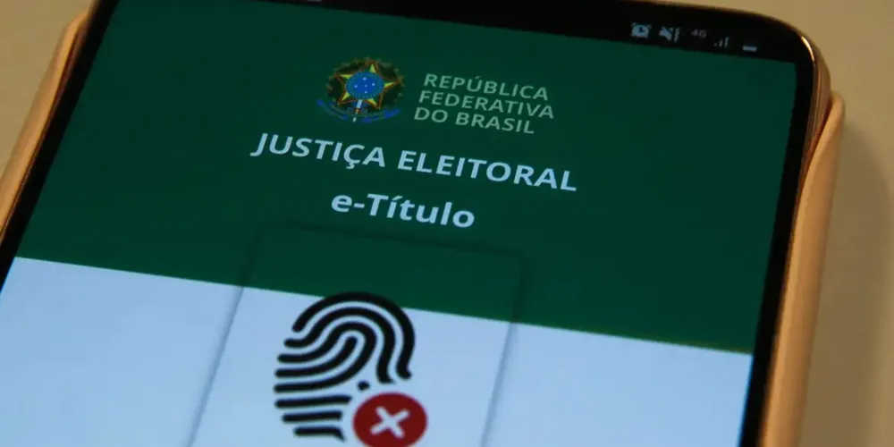Para baixar o e-Título, é necessário acessar a AppStore ou Google Play Store