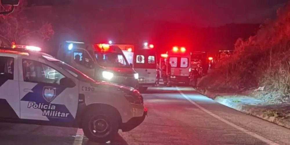 O acidente mobilizou equipes de resgate durante a madrugada