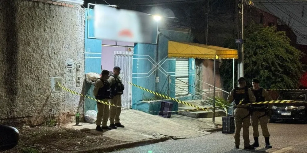 A vítima ainda tentou fugir para dentro da distribuidora, mas foi atingida pelos disparos