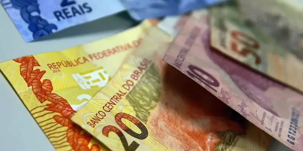 A taxa média de juros do crédito livre para pessoas físicas chegou a 61,7% ao ano