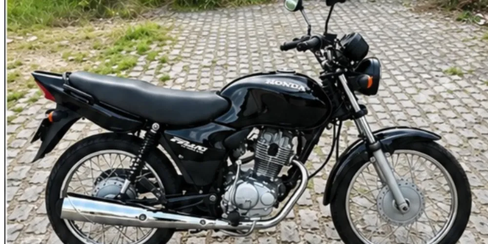 Veículo foi levado no bairro San Martin e populares viram suspeitos empurrando a moto