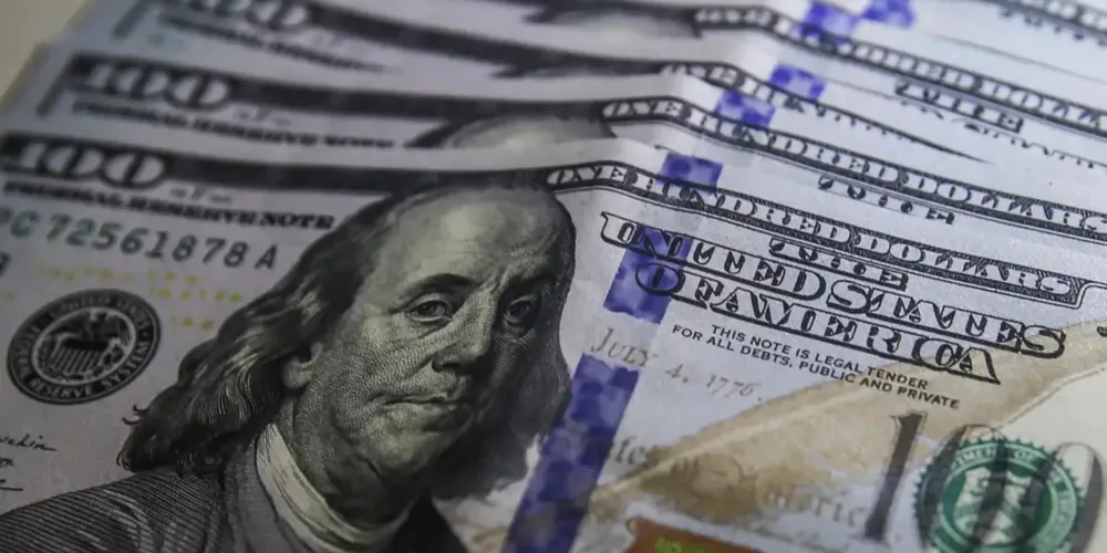 Dólar cai para R$ 5,17 e acumula recuo de 0,15% em setembro
