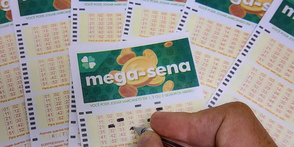 A aposta simples, com seis dezenas, custa R$ 6
