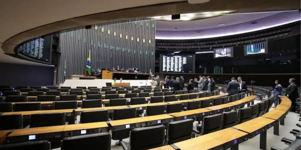 Paraná na Câmara: 30 deputados federais representam o estado