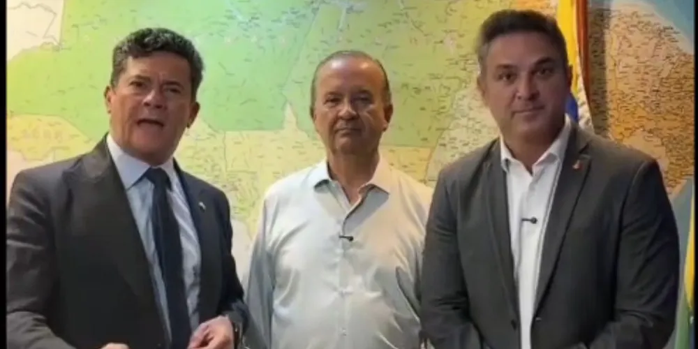 Sergio Moro, ao lado de Luciano Zucco e Jorginho Mello