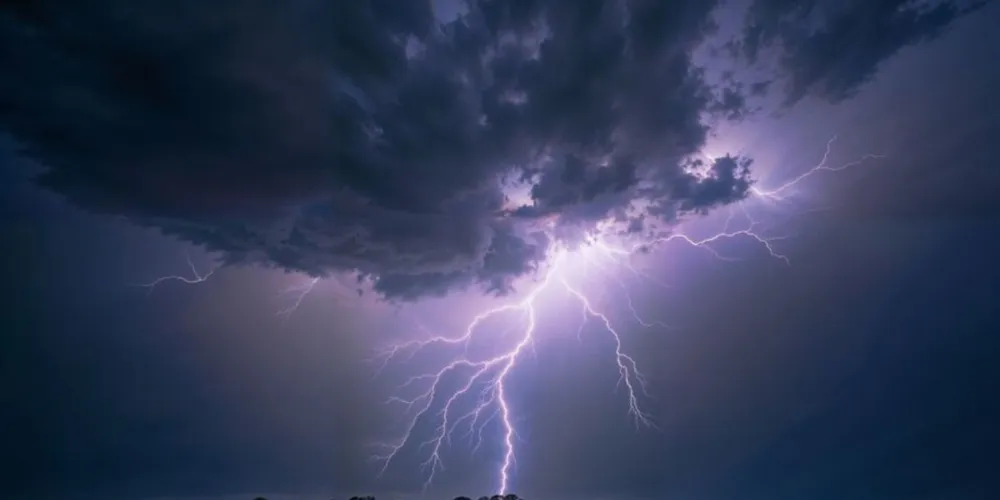 Tempestade atingiu o Paraná nesta quinta-feira