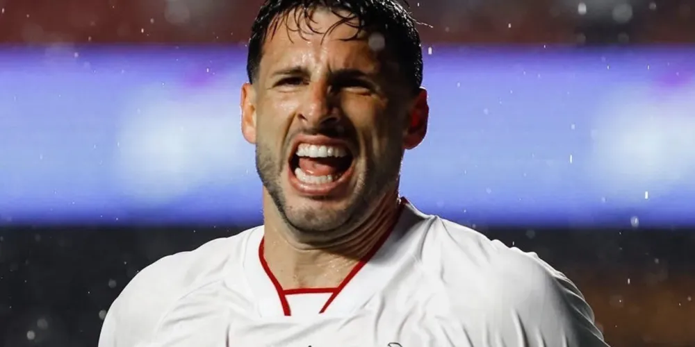 Atacante argentino marcou duas vezes e garantiu tranquilidade ao Tricolor Paulista, que se afasta da zona de rebaixamento