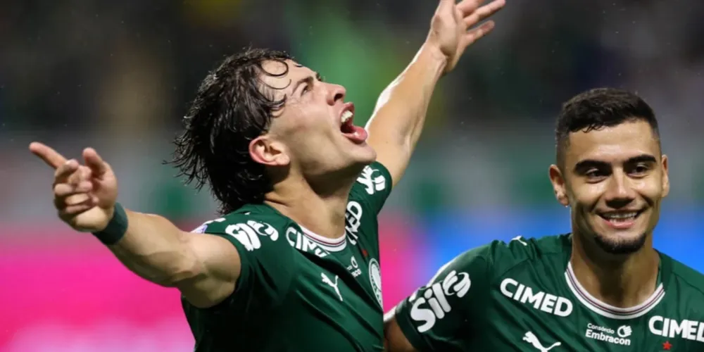 Palmeiras vence Corinthians por 4 x 1 em casa e segue na busca pela liderança do Brasileirão