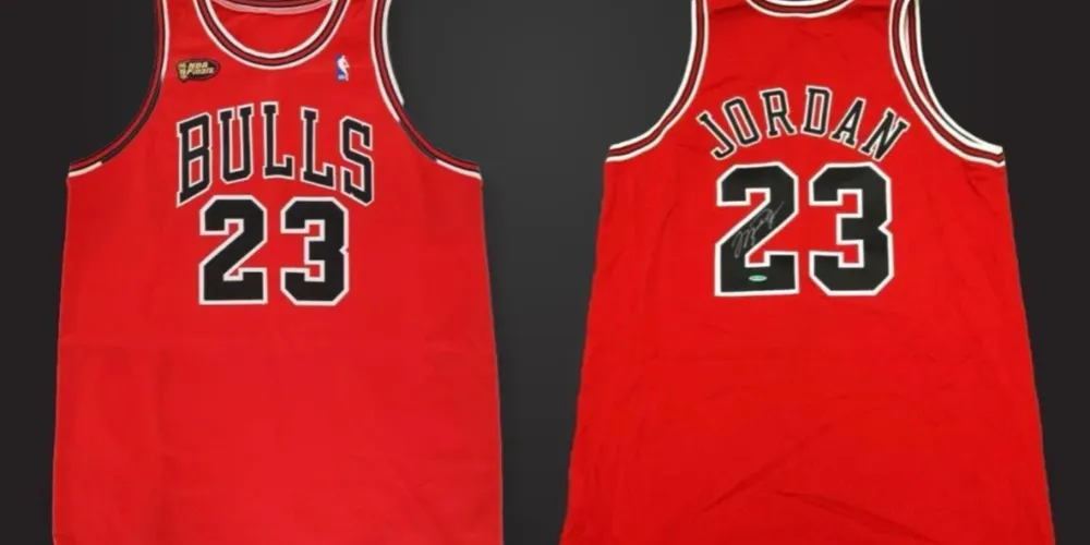 Camisa usada por Michael Jordan no Jogo 2 das Finais da NBA de 1998