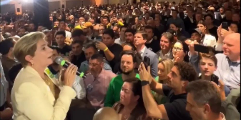 Prefeita de PG discursou em nome das prefeitas e convocou apoiadores a buscarem votos indecisos