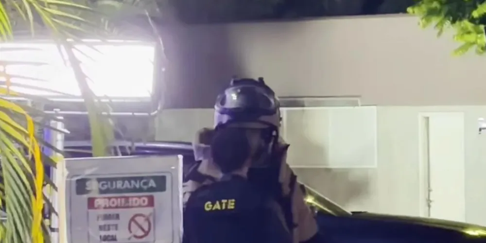 Candidatos realizaram debate nos estúdios da TV Bandeirantes, na zona sul da capital paulista, na noite deste domingo (18/10)