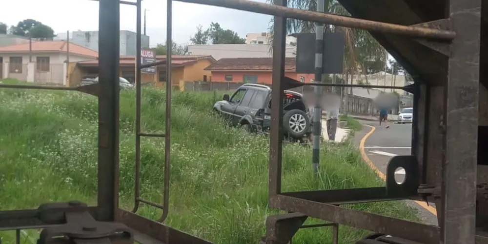 Acidente ocorreu na Avenida Anita Garibaldi
