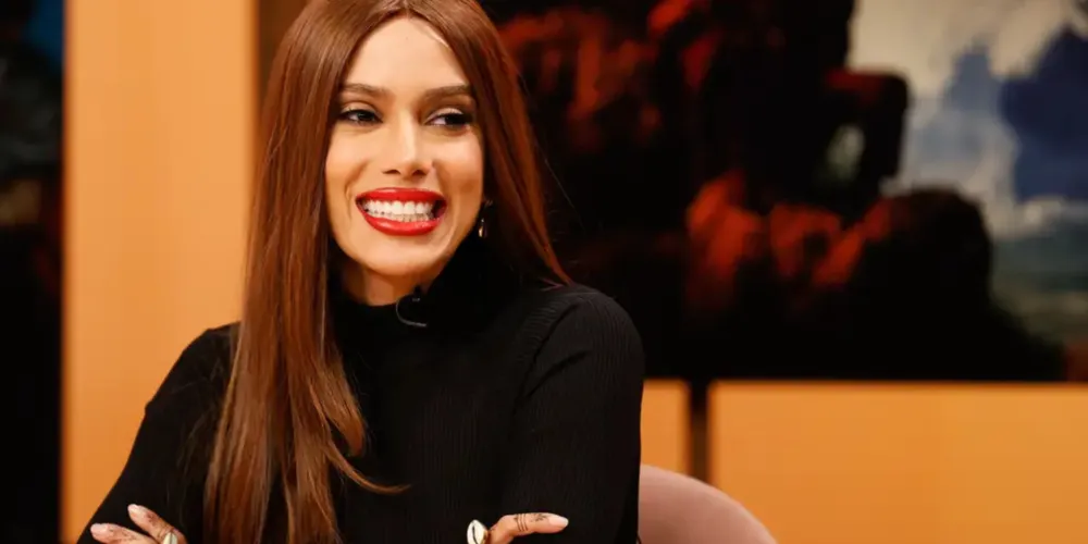 Cantora usou as redes sociais para ironizar a carta em que o senador se autointitulou presidente eleito