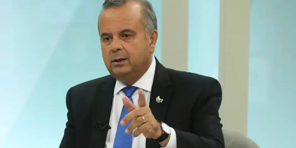 Senador diz que carta golpista de Flávio Bolsonaro foi um "desabafo"