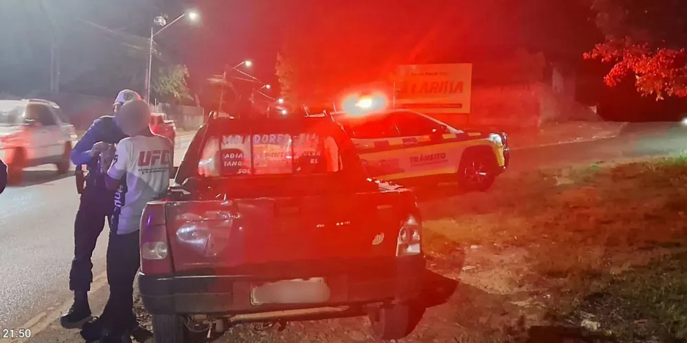 Ele recebeu voz de prisão e foi encaminhado à delegacia