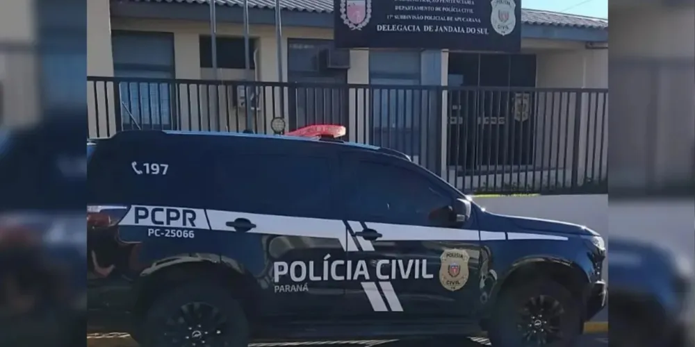 Suspeito usava tornozeleira eletrônica e tentou disfarçar a fuga com a criança no colo